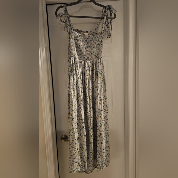 Pinkblush Floral Blue Midi Dress. Size M. - Picture 3 of 5